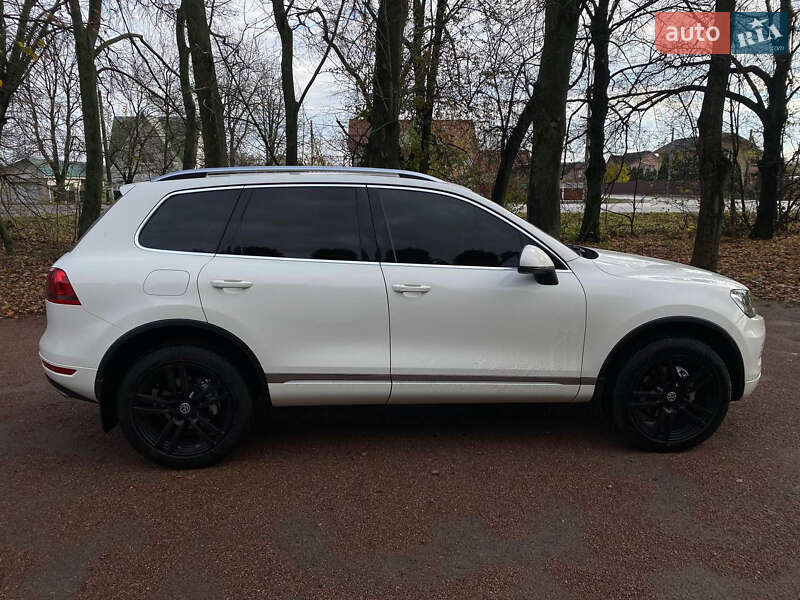 Позашляховик / Кросовер Volkswagen Touareg 2011 в Василькові