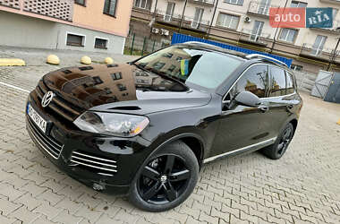Позашляховик / Кросовер Volkswagen Touareg 2011 в 