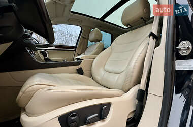 Позашляховик / Кросовер Volkswagen Touareg 2011 в 