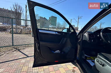 Внедорожник / Кроссовер Volkswagen Touareg 2014 в 