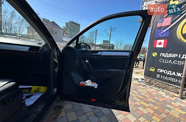 Внедорожник / Кроссовер Volkswagen Touareg 2014 в 