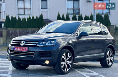 Внедорожник / Кроссовер Volkswagen Touareg 2012 в Ровно