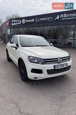 Позашляховик / Кросовер Volkswagen Touareg 2011 в Запоріжжі