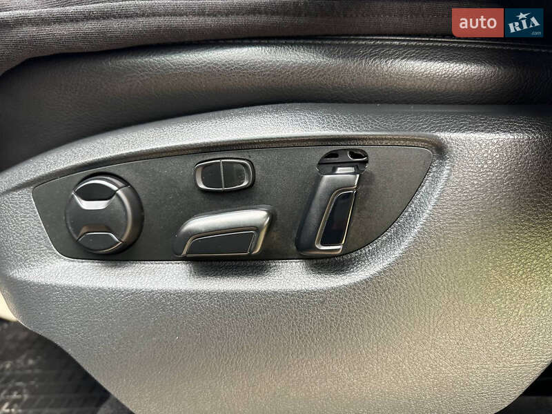 Позашляховик / Кросовер Volkswagen Touareg 2014 в Одесі