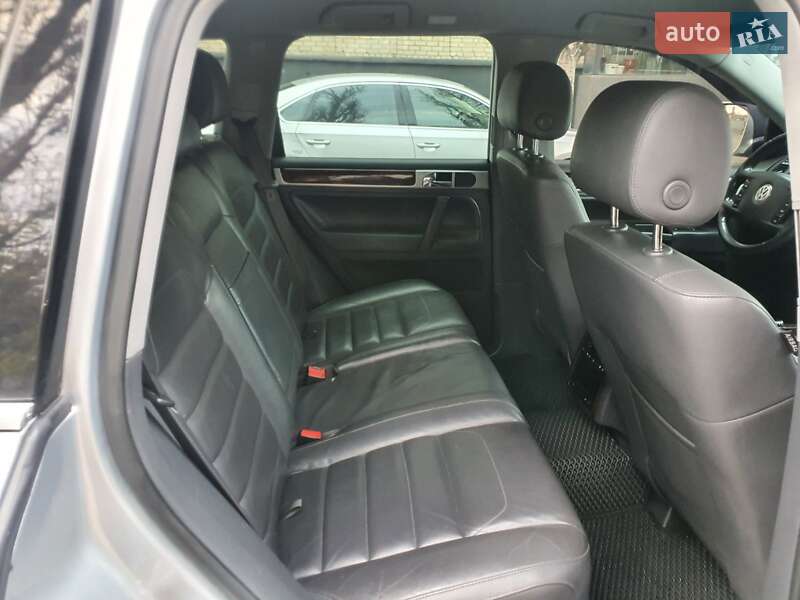 Внедорожник / Кроссовер Volkswagen Touareg 2008 в Николаеве