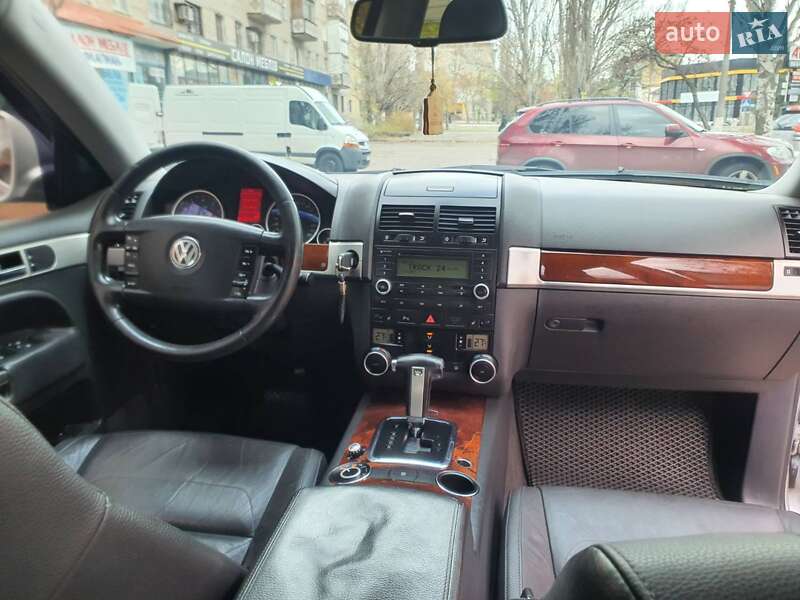 Внедорожник / Кроссовер Volkswagen Touareg 2008 в Николаеве