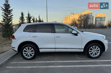 Позашляховик / Кросовер Volkswagen Touareg 2014 в 
