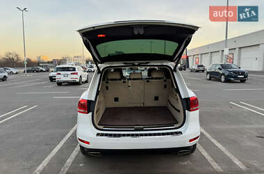 Позашляховик / Кросовер Volkswagen Touareg 2014 в 
