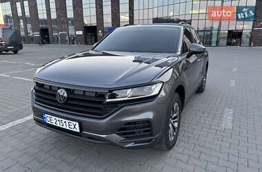 Позашляховик / Кросовер Volkswagen Touareg 2018 в Чернівцях
