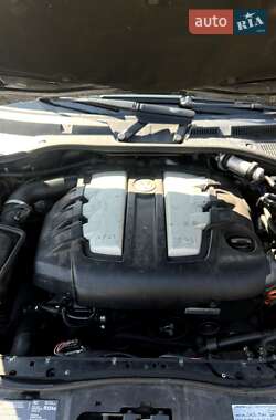 Внедорожник / Кроссовер Volkswagen Touareg 2008 в 