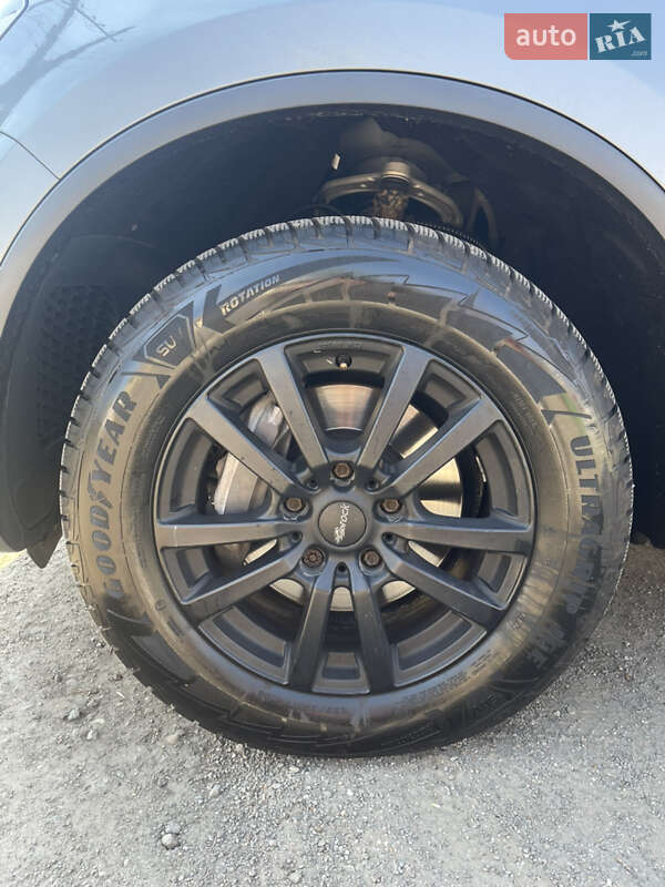 Внедорожник / Кроссовер Volkswagen Touareg 2013 в Рени