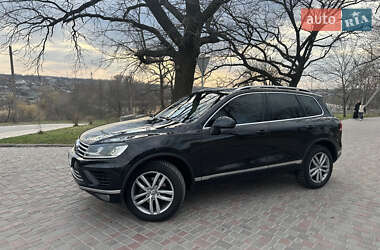 Внедорожник / Кроссовер Volkswagen Touareg 2015 в 