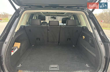 Внедорожник / Кроссовер Volkswagen Touareg 2015 в 