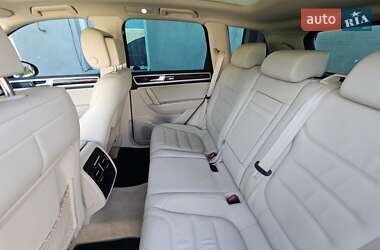Позашляховик / Кросовер Volkswagen Touareg 2015 в 