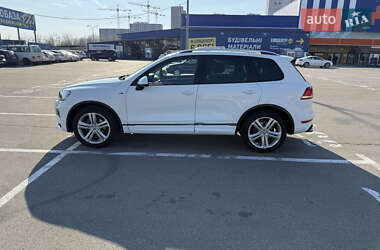 Внедорожник / Кроссовер Volkswagen Touareg 2012 в 