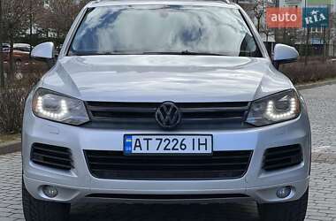 Внедорожник / Кроссовер Volkswagen Touareg 2011 в Черновцах