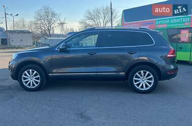 Позашляховик / Кросовер Volkswagen Touareg 2011 в 