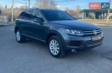 Позашляховик / Кросовер Volkswagen Touareg 2011 в 