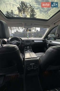 Внедорожник / Кроссовер Volkswagen Touareg 2015 в 