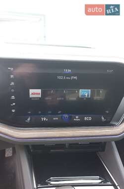 Внедорожник / Кроссовер Volkswagen Touareg 2018 в 