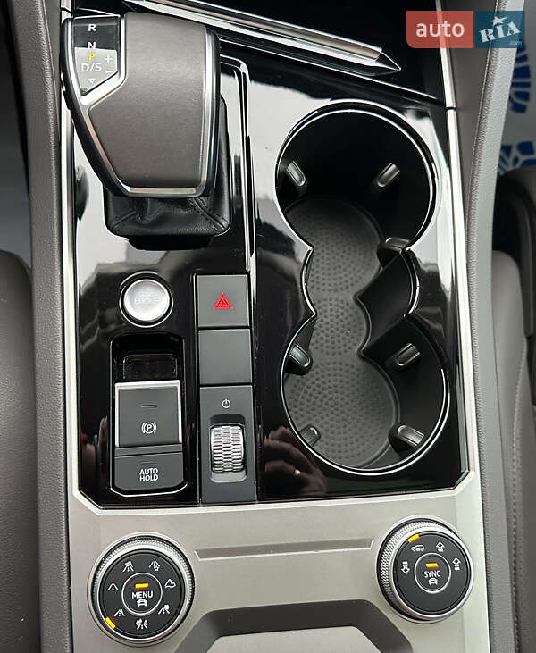 Позашляховик / Кросовер Volkswagen Touareg 2019 в Львові