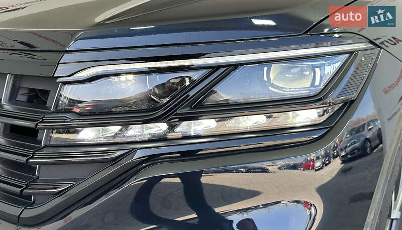 Позашляховик / Кросовер Volkswagen Touareg 2019 в Львові
