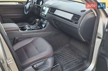 Внедорожник / Кроссовер Volkswagen Touareg 2017 в 