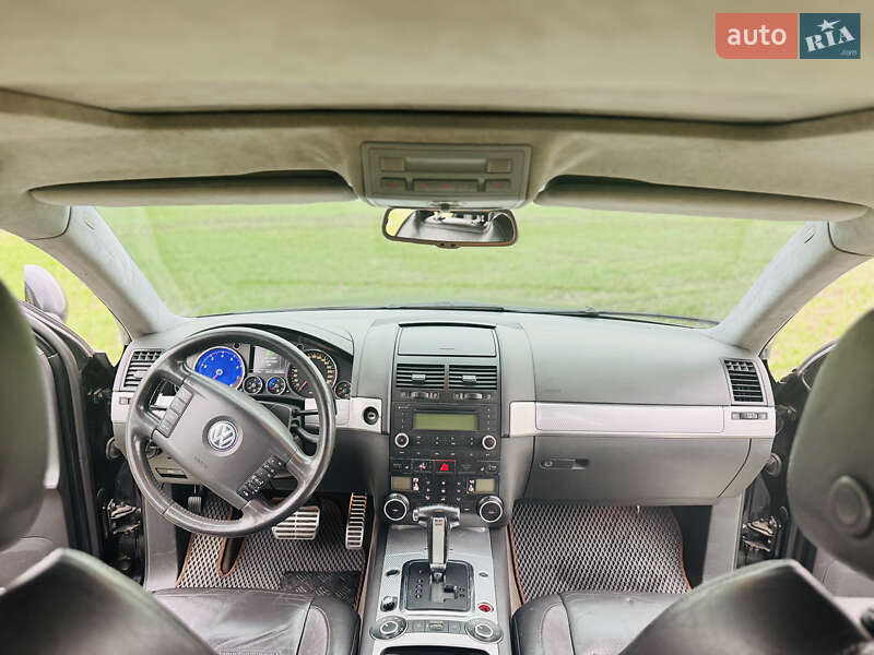Позашляховик / Кросовер Volkswagen Touareg 2005 в Дніпрі