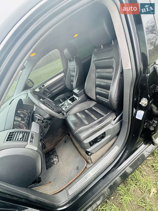 Позашляховик / Кросовер Volkswagen Touareg 2005 в Дніпрі