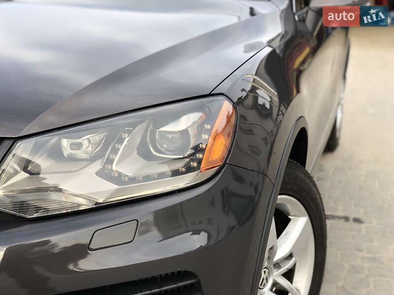 Внедорожник / Кроссовер Volkswagen Touareg 2011 в Теофиполе