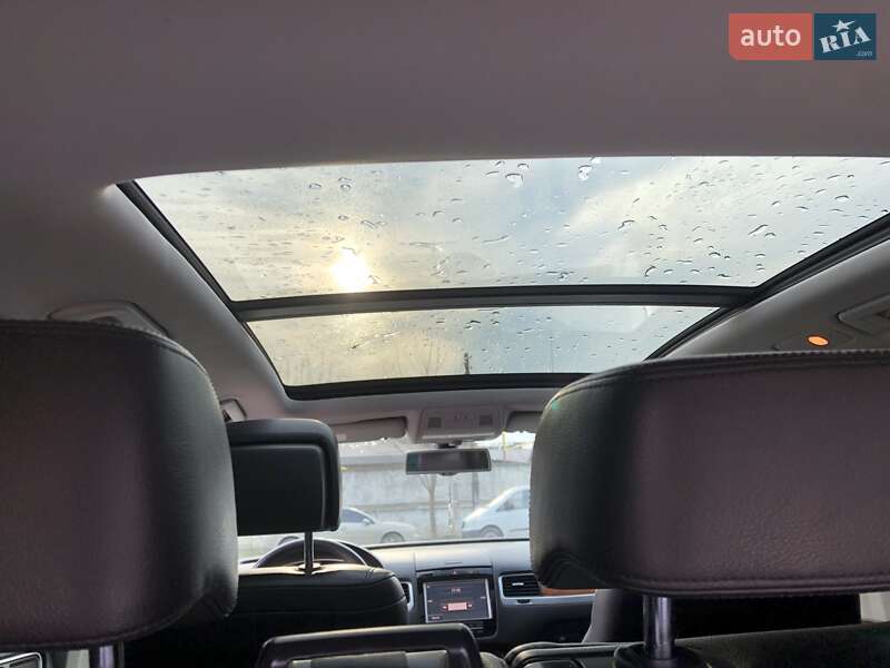 Внедорожник / Кроссовер Volkswagen Touareg 2011 в Теофиполе