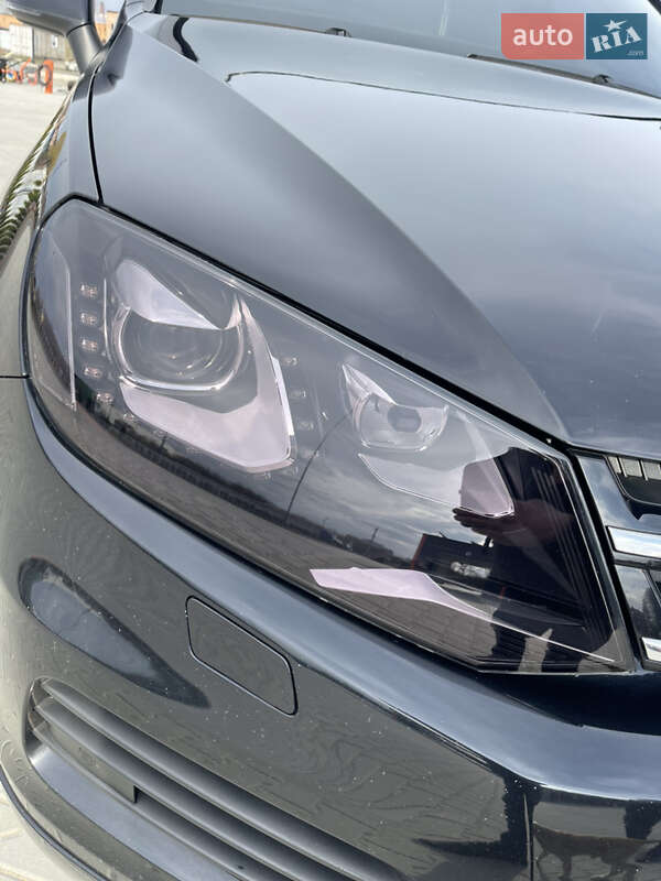 Внедорожник / Кроссовер Volkswagen Touareg 2010 в Виннице