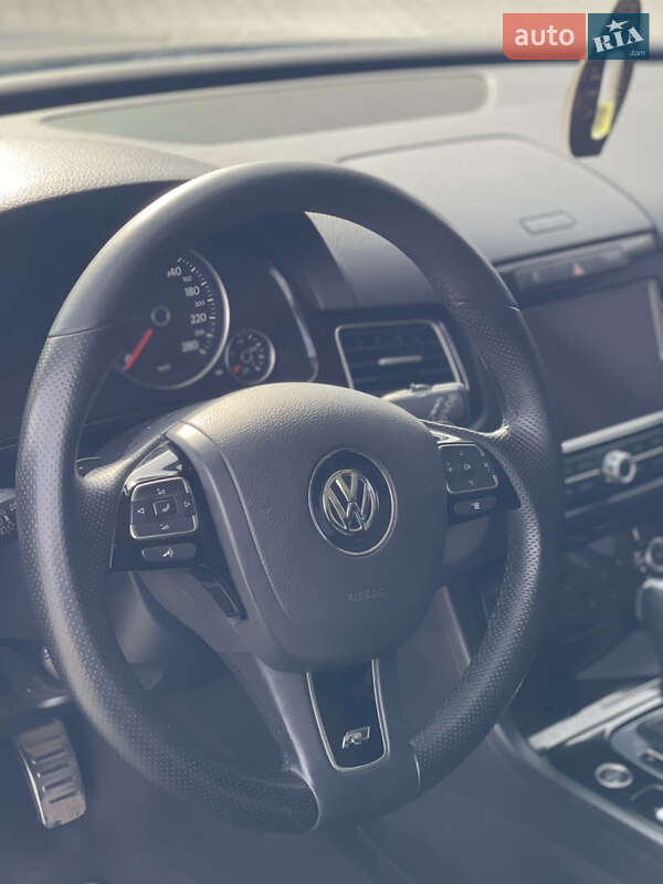 Внедорожник / Кроссовер Volkswagen Touareg 2010 в Виннице