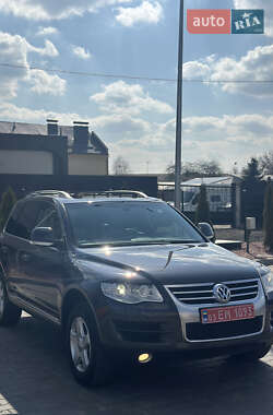 Внедорожник / Кроссовер Volkswagen Touareg 2008 в 