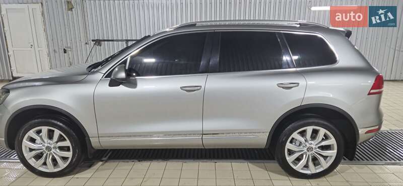 Внедорожник / Кроссовер Volkswagen Touareg 2014 в Хмельнике