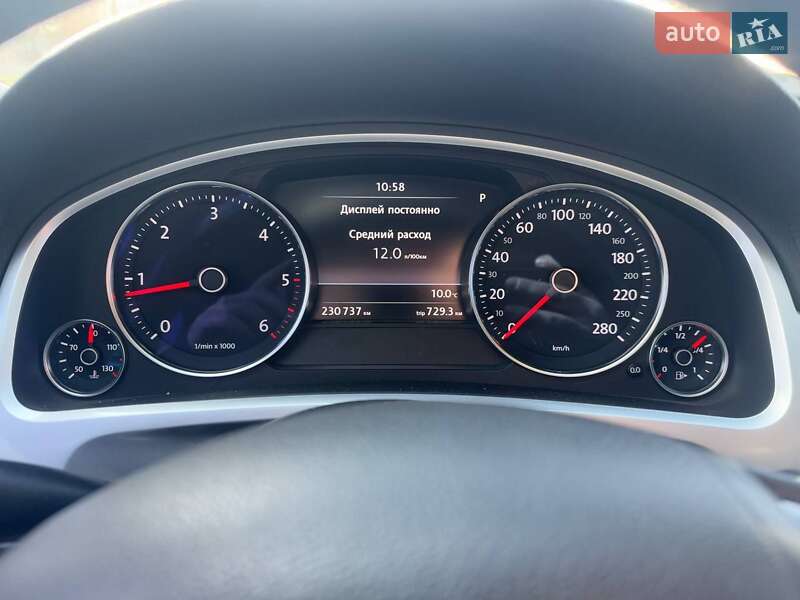 Позашляховик / Кросовер Volkswagen Touareg 2014 в Лубнах