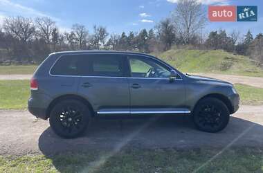 Внедорожник / Кроссовер Volkswagen Touareg 2004 в 