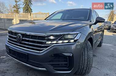 Внедорожник / Кроссовер Volkswagen Touareg 2022 в 