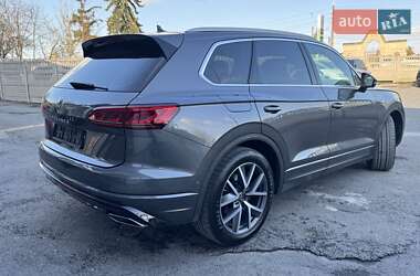 Внедорожник / Кроссовер Volkswagen Touareg 2022 в 