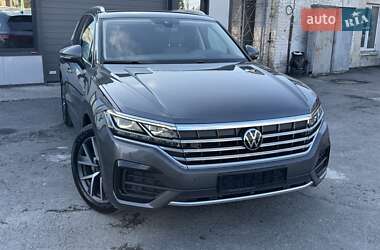 Внедорожник / Кроссовер Volkswagen Touareg 2022 в 