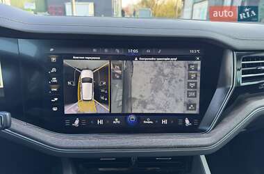 Внедорожник / Кроссовер Volkswagen Touareg 2022 в 