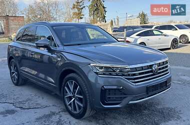 Внедорожник / Кроссовер Volkswagen Touareg 2022 в 