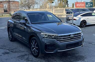 Внедорожник / Кроссовер Volkswagen Touareg 2022 в 