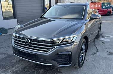 Внедорожник / Кроссовер Volkswagen Touareg 2022 в 