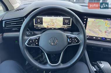 Внедорожник / Кроссовер Volkswagen Touareg 2022 в 