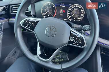 Внедорожник / Кроссовер Volkswagen Touareg 2022 в 