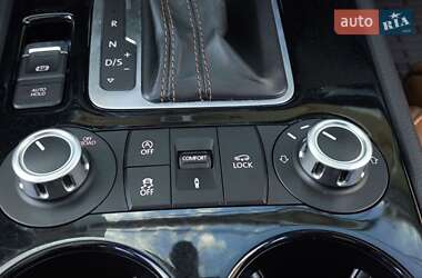 Внедорожник / Кроссовер Volkswagen Touareg 2014 в 