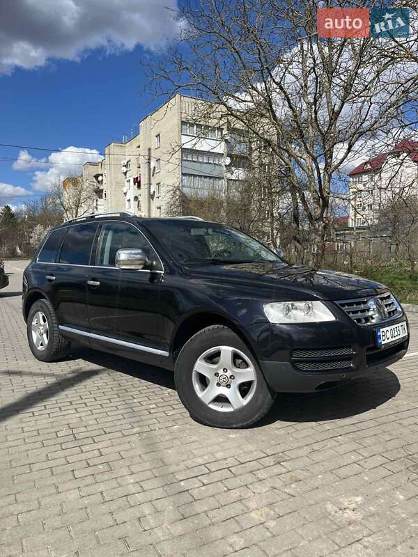 Позашляховик / Кросовер Volkswagen Touareg 2004 в 