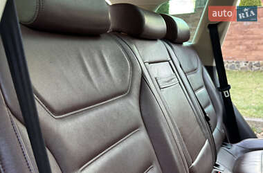 Внедорожник / Кроссовер Volkswagen Touareg 2012 в 