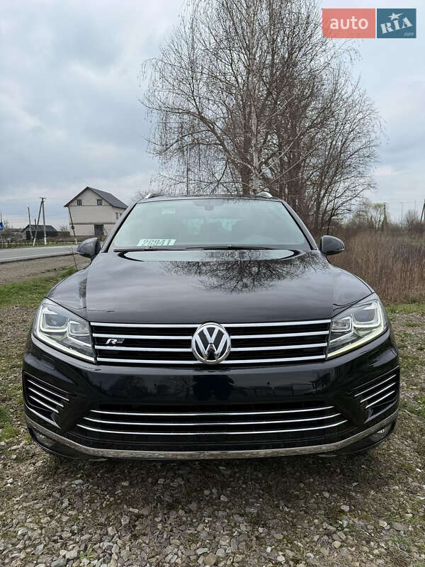 Позашляховик / Кросовер Volkswagen Touareg 2017 в Івано-Франківську